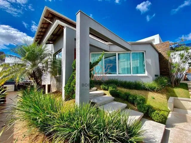 Imagem: Casa com 4 Quartos À Venda, 342 M² por