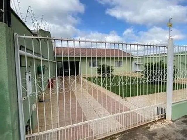 Imagem: Casa À Venda 2 Quartos, 4 Vagas, 300M²