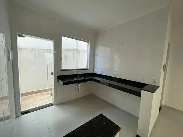 Imagem 7: Casa com 2 Dormitórios À Venda em Contagem