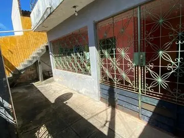 Imagem: Casa com 1° Andar Tel. / / /