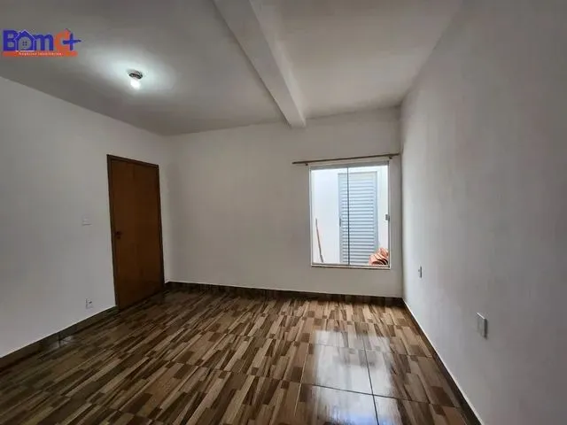 Imagem 15: Vendo Excelente Imóvel com 2Suítes no Bairro Tocantins, na Cidade de Uberlândia