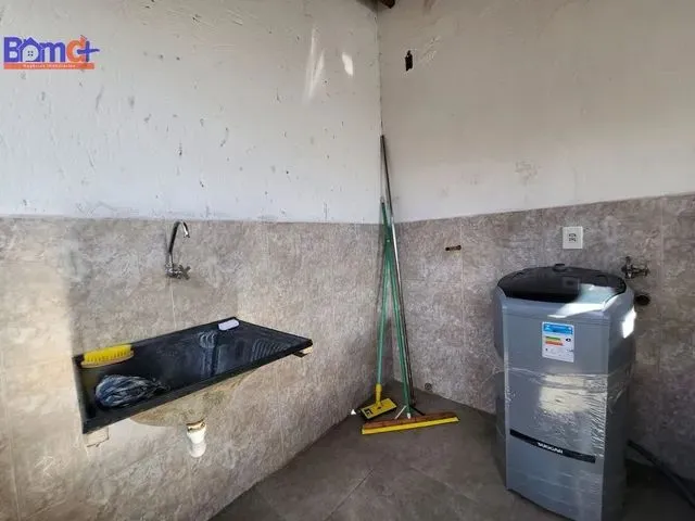 Imagem 4: Vendo Excelente Imóvel com 2Suítes no Bairro Tocantins, na Cidade de Uberlândia