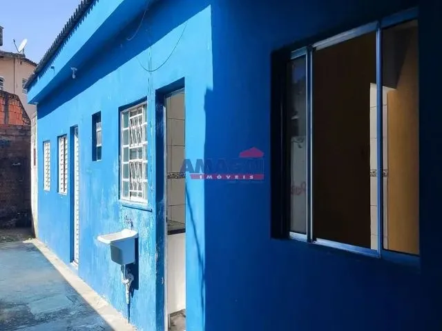 Imagem: Casa de 2 Dormitórios com Quintal no Parque