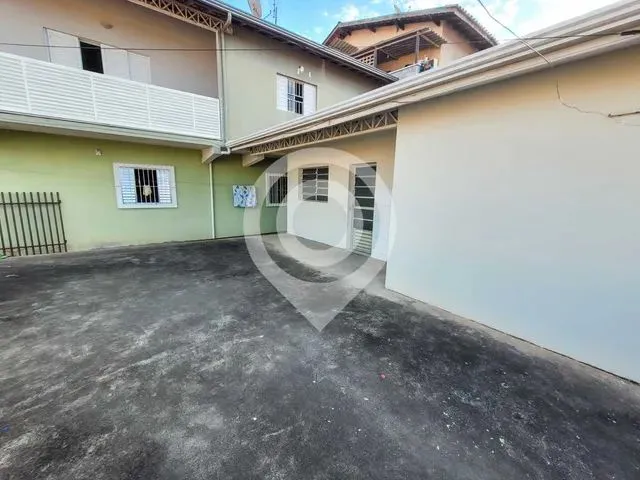 Imagem: Casa de Rua-Locação-Loteamento Residencial