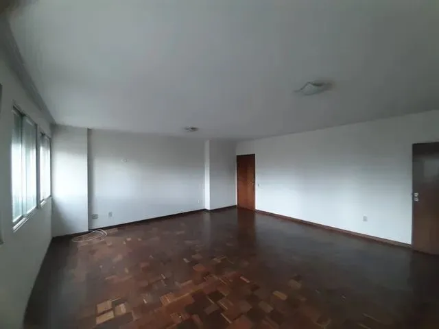 Imagem 3: Apartamento com 4 Quartos para Alugar por R$ 2600.00, 180.00 M2 - Centro - Curitiba/Pr