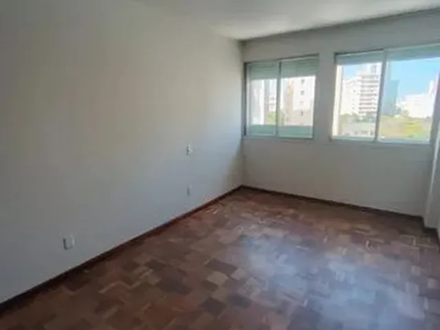 Imagem 6: Apartamento com 4 Quartos para Alugar por R$ 2600.00, 180.00 M2 - Centro - Curitiba/Pr
