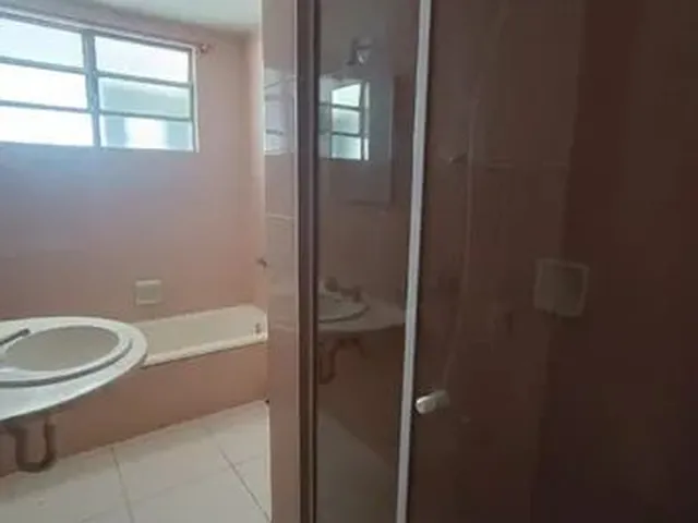 Imagem 5: Apartamento com 4 Quartos para Alugar por R$ 2600.00, 180.00 M2 - Centro - Curitiba/Pr