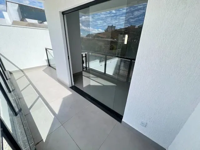Imagem: Casa com 3 Quartos 1 Suíte 2 Vagas a Venda,105M2