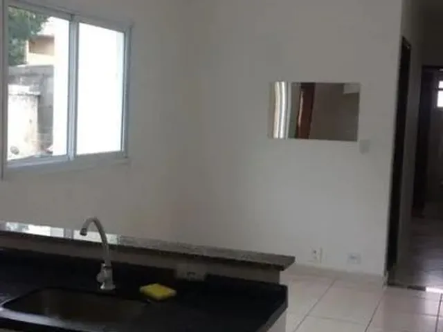 Imagem: O apartamento possui 2 Dormitórios, 1 Banheiro, 1 Vaga na