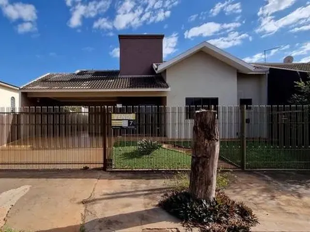 Imagem: Casa com 4 Dormitórios À Venda, 200 M²