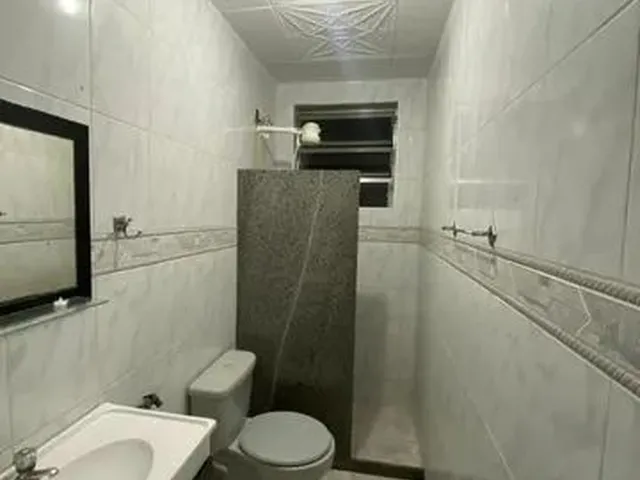 Imagem 2: Apartamento com 2 Quartos e Garagem