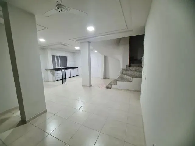 Imagem 3: A Venda - Apartamento de 3 Quartos, com Área de Lazer Privada