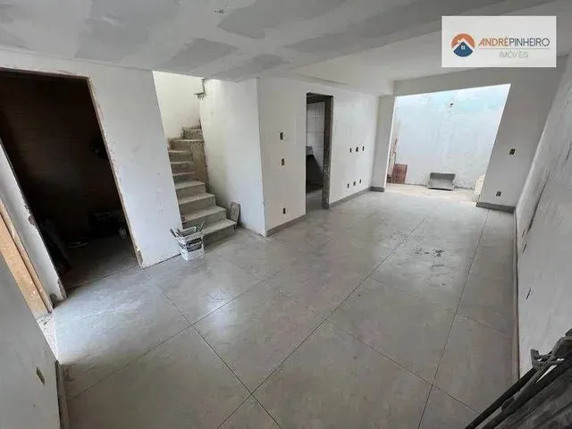 Imagem 3: Casa Geminada Triplex com Entrada Independente com 3 Quartos Sendo 01 com Suite À Venda