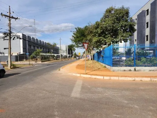 Imagem: Apartamento 2 Dorm - Estacionamento - Frente