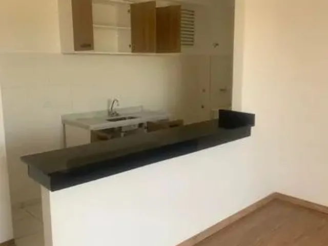 Imagem: O apartamento possui 2 Dormitórios, 1 Suíte, 2 Banheiros,