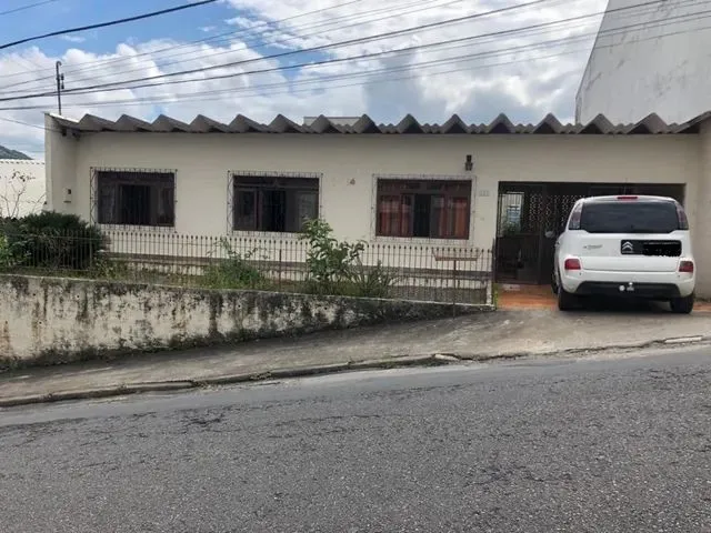 Imagem: Casa no Bairro Água Verde, Contendo 3 Dormitórios