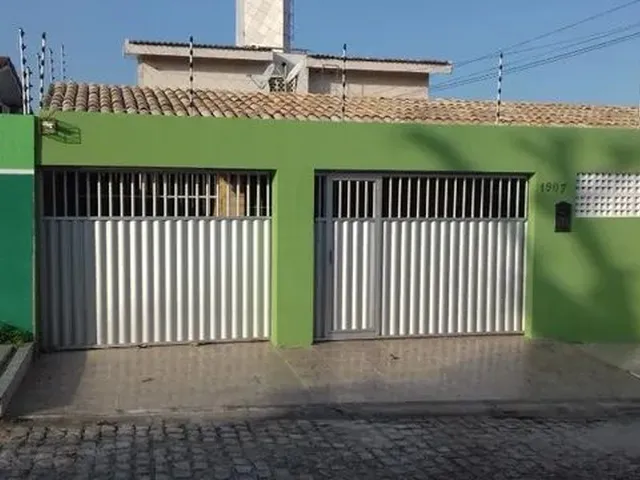 Imagem: Casa em Lagoa Nova, com 5 Quartos, Sendo