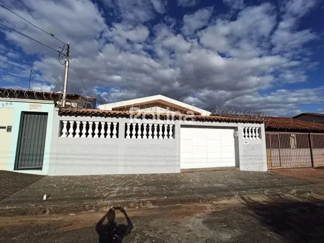 Imagem: Casa para Alugar, 3 Quartos, 1 Suíte, 2