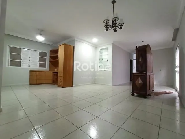 Imagem 13: Casa para Alugar, 3 Quartos, 1 Suíte, 2 Vagas, Brasil - Uberlândia/Mg - R$ 2.700,00