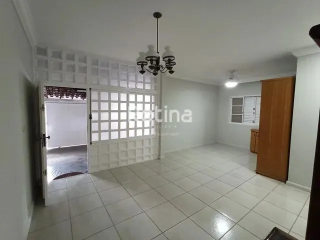 Imagem 8: Casa para Alugar, 3 Quartos, 1 Suíte, 2 Vagas, Brasil - Uberlândia/Mg - R$ 2.700,00