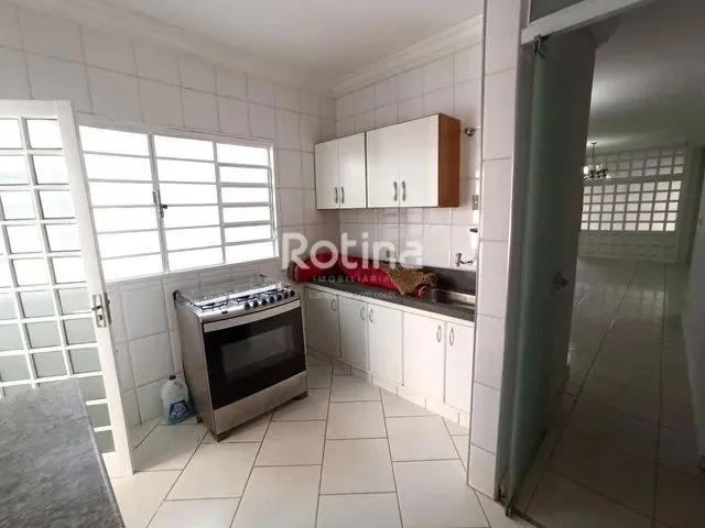 Imagem 9: Casa para Alugar, 3 Quartos, 1 Suíte, 2 Vagas, Brasil - Uberlândia/Mg - R$ 2.700,00
