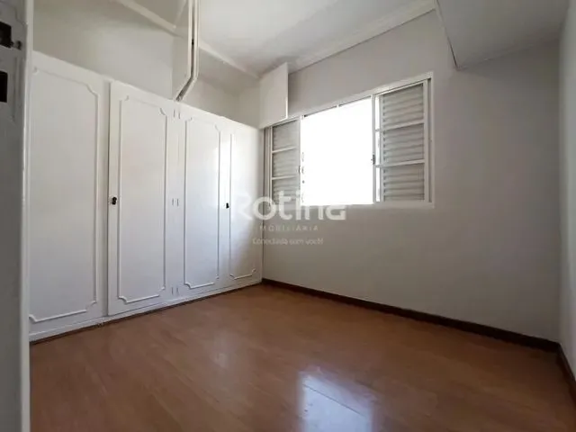 Imagem 16: Casa para Alugar, 3 Quartos, 1 Suíte, 2 Vagas, Brasil - Uberlândia/Mg - R$ 2.700,00