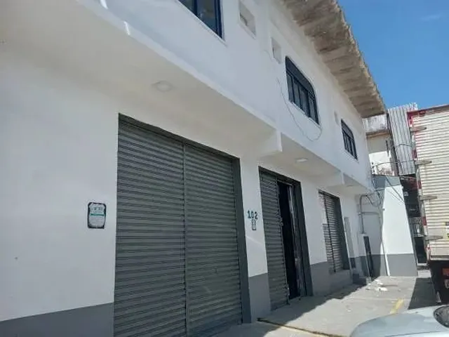Imagem: Galpão 1000 M2 no São Francisco com Escritório!