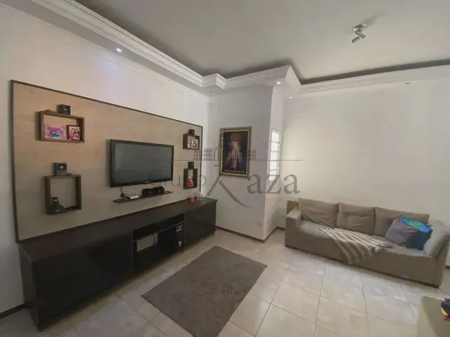 Imagem 1: Jacarei - Casa Padrão - Parque Santo Antonio