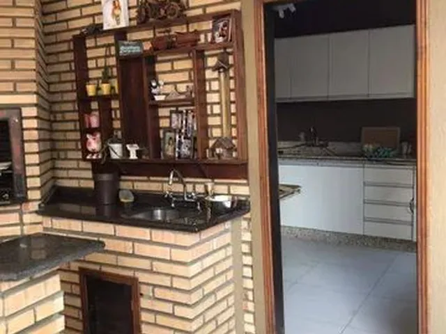 Imagem 3: Casa com Piscina Mobiliada e Equipada com 1 Suíte e 3 Dormitórios no Bairro Cordeiros