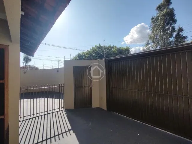 Imagem 5: Casa com 03 Dormitórios Sendo 01 Suíte