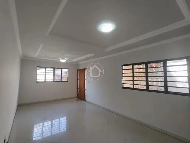 Imagem 10: Casa com 03 Dormitórios Sendo 01 Suíte