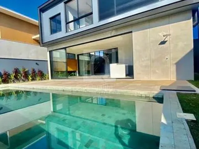 Imagem: Casa Sobrado com 4 Suítes e Piscina no