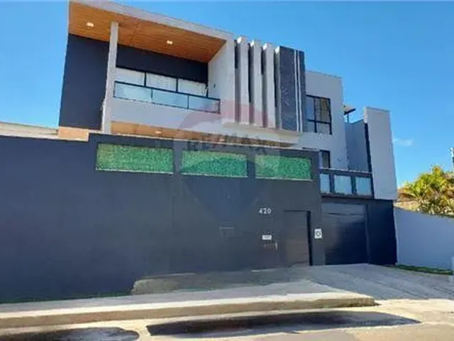 Imagem: Linda Casa com Vista para o por do Sol com