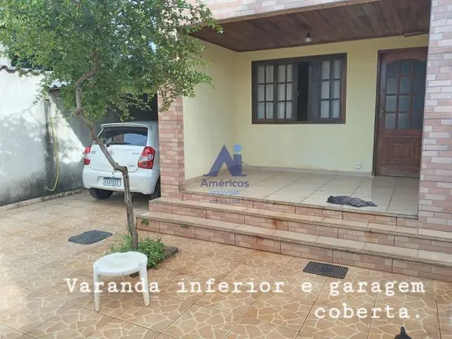 Imagem: A casa possui 5 Dormitórios, 3 Banheiros, 180m² de Área