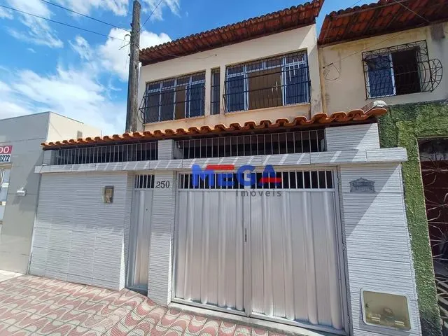 Imagem: Casa com 5 Quartos para Alugar no Bairro