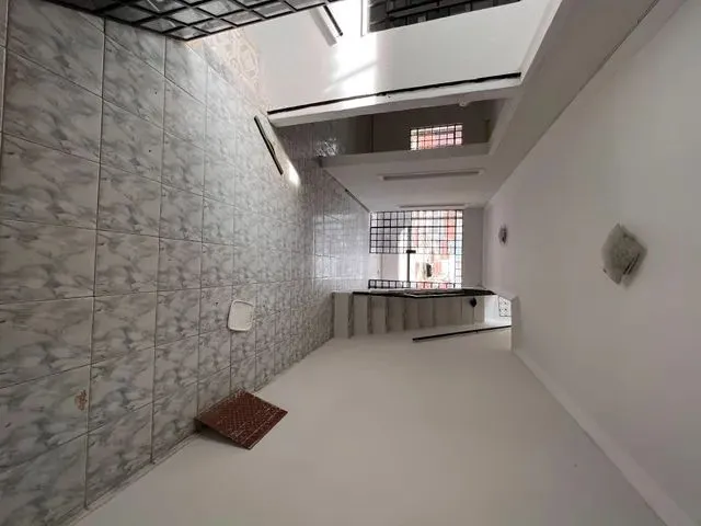Imagem 2: Casa para Aluguel Possui 280 Metros Quadrados com 4 Quartos em Cidade 2000 - Próximo A