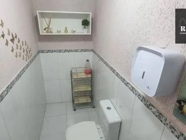 Imagem 4: Casa com 4 Dormitórios À Venda + Barracão Comercial, por R$ 1.900.000 - Cidade