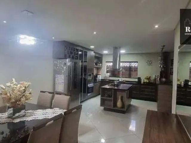 Imagem 11: Casa com 4 Dormitórios À Venda + Barracão Comercial, por R$ 1.900.000 - Cidade