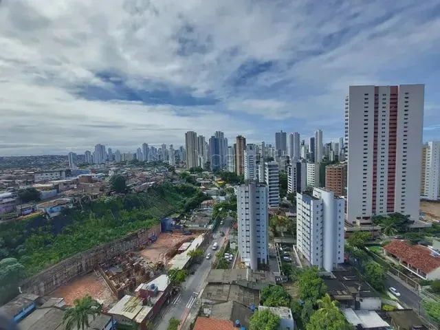 Imagem: O apartamento possui 4 Dormitórios, 3 Suítes, 1 Banheiro,