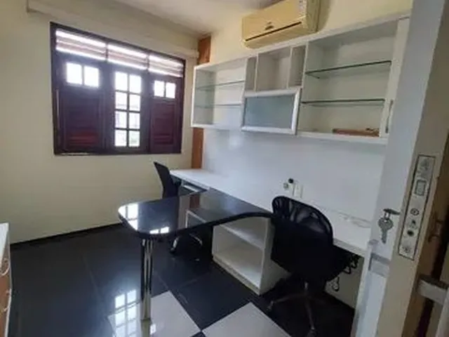 Imagem 9: Excelente Casa Duplex Semi-Mobiliada com 4 Quartos, 3 Suítes e Piscina na Parquelândia