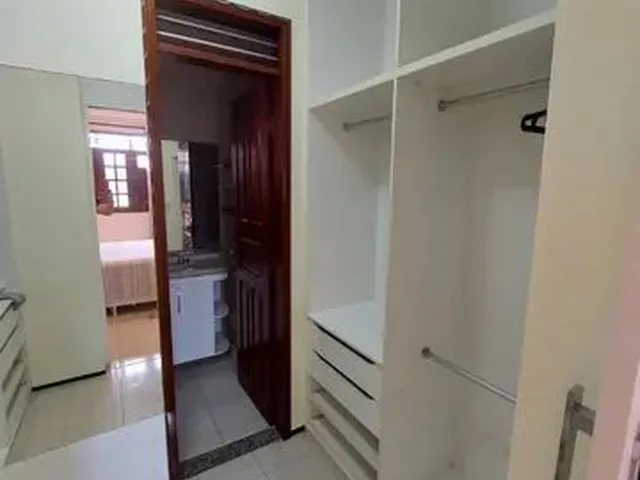 Imagem 8: Excelente Casa Duplex Semi-Mobiliada com 4 Quartos, 3 Suítes e Piscina na Parquelândia