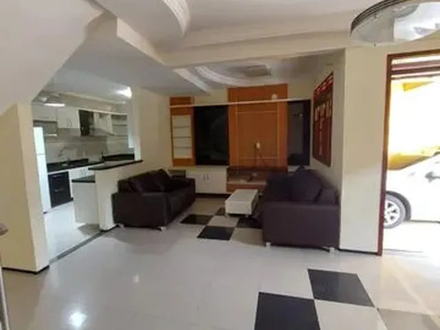 Imagem 4: Excelente Casa Duplex Semi-Mobiliada com 4 Quartos, 3 Suítes e Piscina na Parquelândia