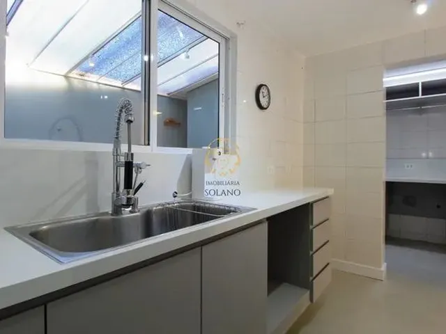 Imagem: Casa Tríplex em Condomínio Fechado