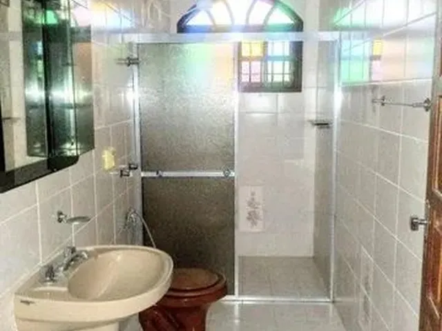 Imagem 3: Vendo Casa em 02 Lotes com 06 Quartos em Piúma