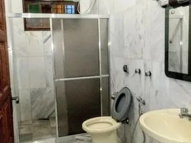 Imagem 5: Vendo Casa em 02 Lotes com 06 Quartos em Piúma