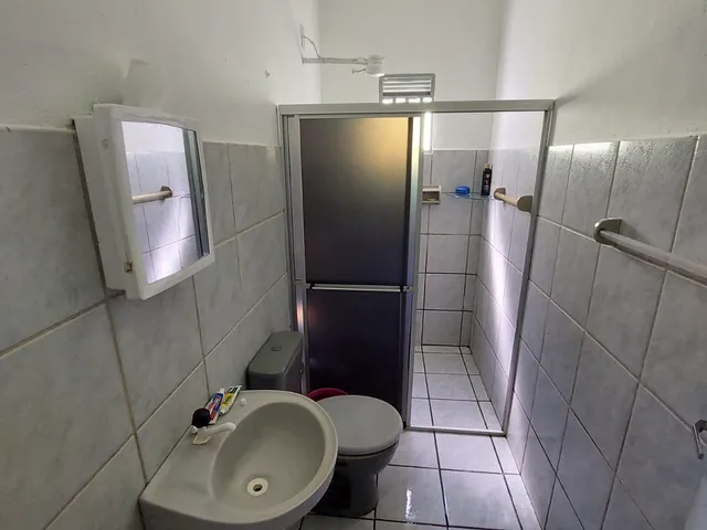 Imagem 10: Venda de casa no bairro Jardim Planalto, com 3 quartos sendo 1 suíte, e pertinho do