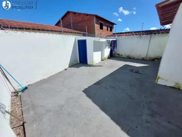 Imagem 13: Venda de casa no bairro Jardim Planalto, com 3 quartos sendo 1 suíte, e pertinho do