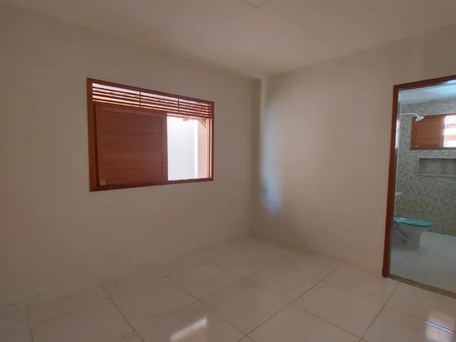 Imagem 2: Venda de casa em Parnamirim, perto do CT do América, com 2 quartos sendo 1 suíte, pelo