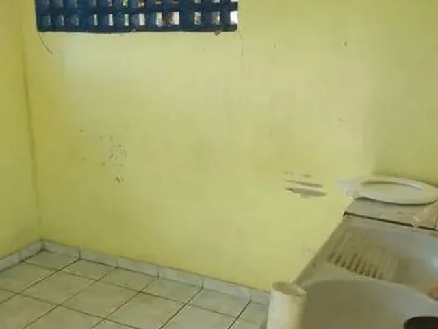 Imagem 4: Kitnet Quatro Cômodos Sala Cozinha Banheiro Varanda Área de Serviço R$ 600