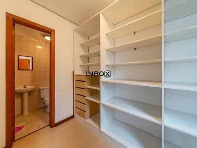 Imagem 8: Cobertura Mobiliada para Alugar de 236 M² com 3 Dormitórios Sendo 1 Suíte no Bairro